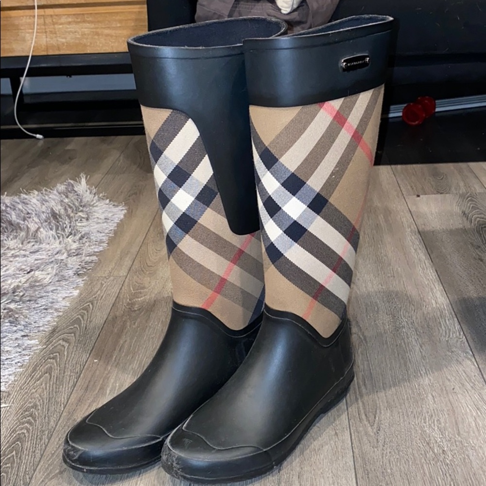 Burberry Rainboots size 38